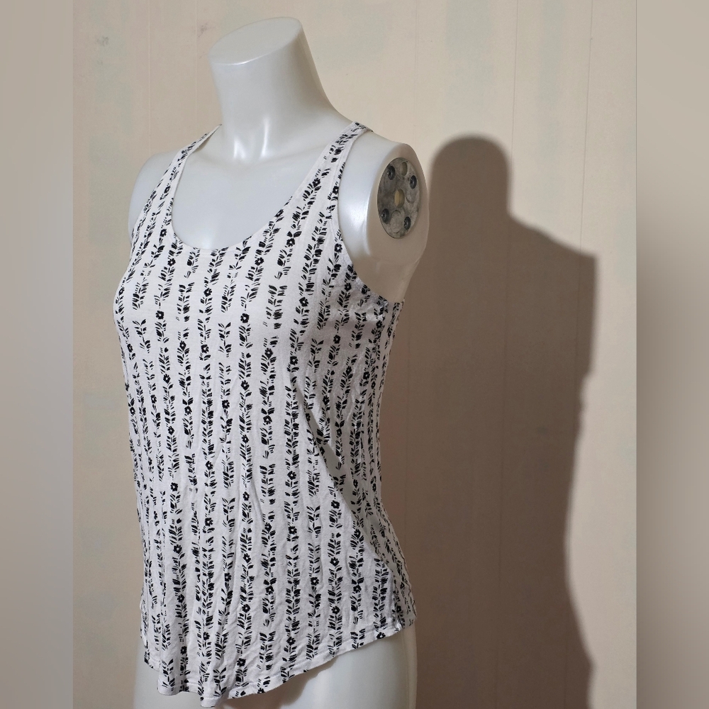Mudd Black and White Leaf Print Tank Top